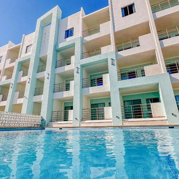 Costa Elegante Hotel & Suites，位于佩尼亚斯科港的酒店