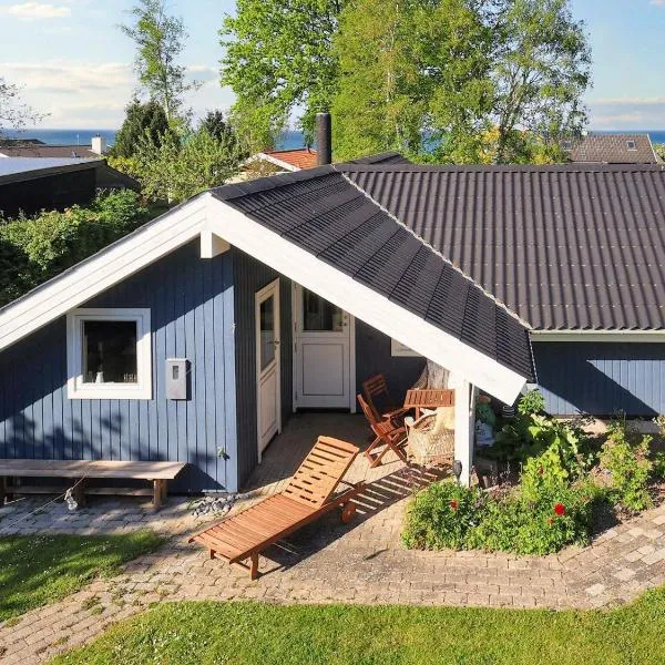 Holiday home Strøby V，位于Hårlev的酒店