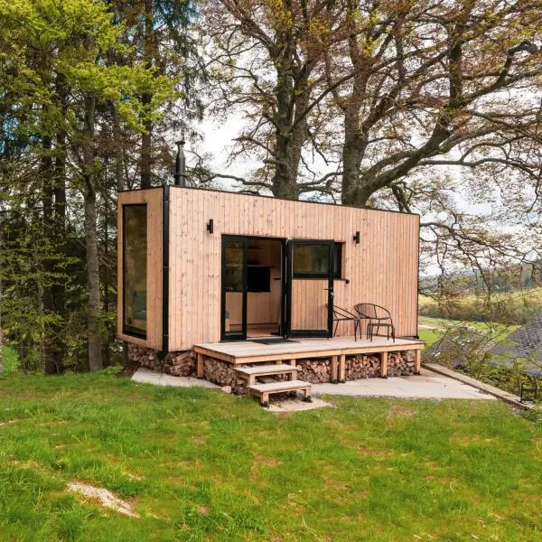 cozy Black Forest Tiny House close to lake，位于施卢赫湖的酒店