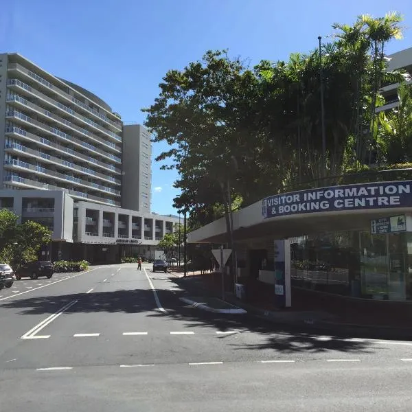 Cairns Private Apartments，位于凯恩斯的酒店
