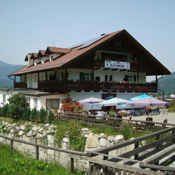 Hotel Restaurant Hausberg Garmisch-Partenkirchen，位于加尔米施-帕滕基兴的酒店
