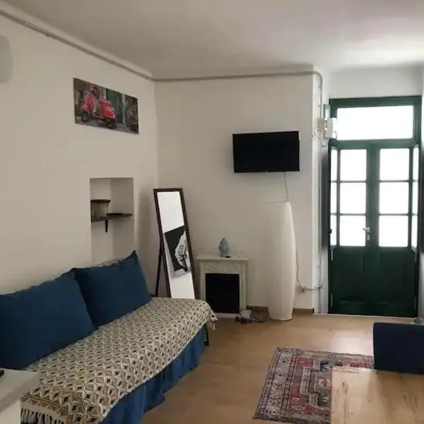 Monolocale a Lesa - monolocale indipendente con divano letto e angolo cottura，位于莱萨的酒店