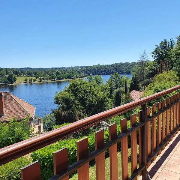 Les mimosas du Lac Vue panoramique sur le lac，位于Éguzon-Chantôme的酒店