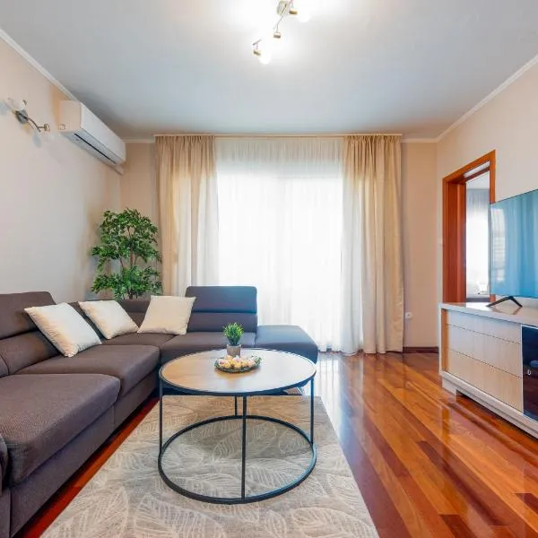Apartment Matea with terrace，位于扎达尔的酒店