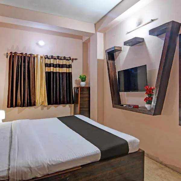 HOTEL DASH LIVING，位于Sikarpur的酒店