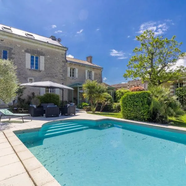 Séjour de charme avec piscine à Saint-Georges-sur-Layon, proche de Saumur et des châteaux de la Loire - FR-1-622-81，位于Méa的酒店