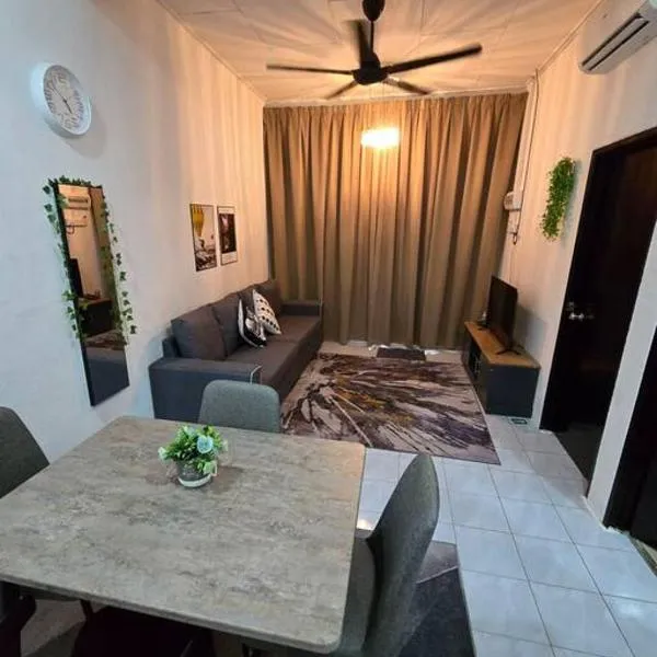 Trio Homestay at Tanah Merah，位于丹那美拉的酒店
