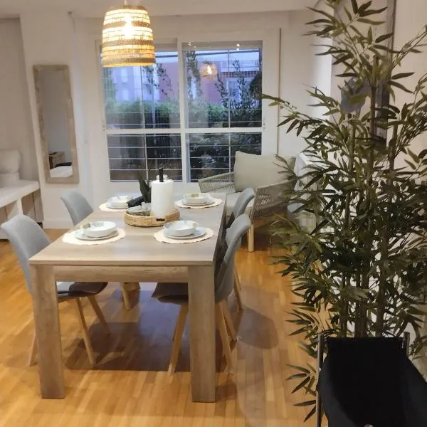 bonito piso zonas 1'5 del centro，位于潘普洛纳的酒店