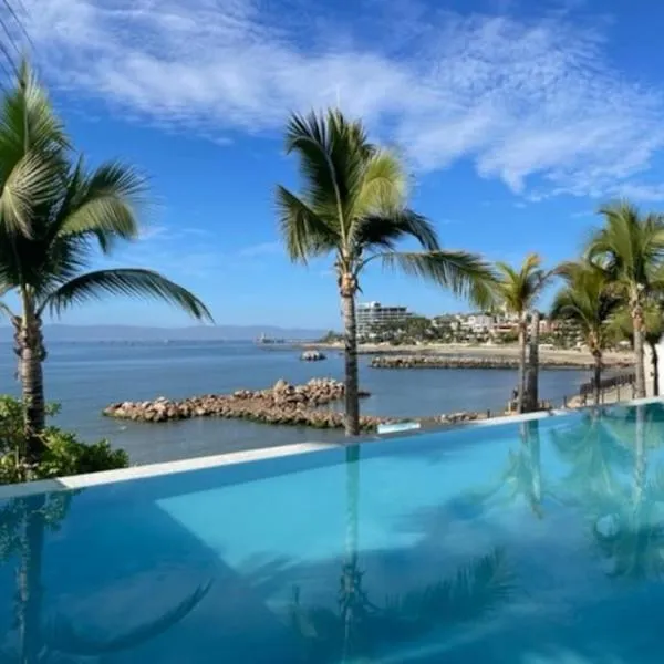 Fantastic designer apartment, beachfront!，位于布塞里亚斯的酒店