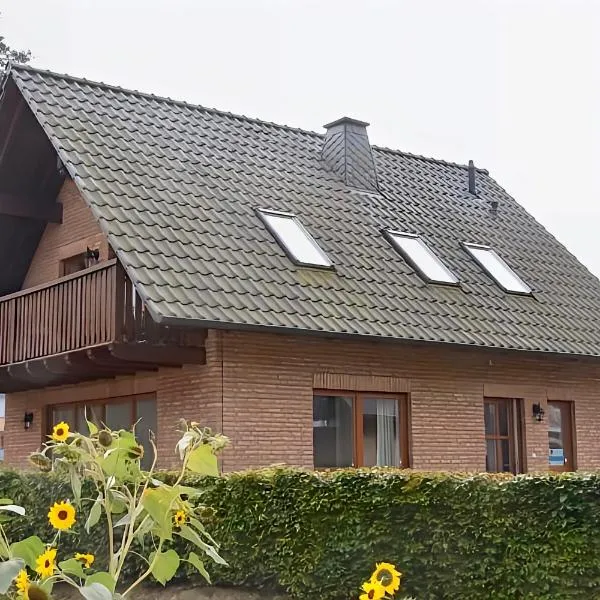 Seeurlaub Müritz - Haus Müritzblick, Haustiere willkommen, nur 200 m zum See，位于勒伯尔的酒店