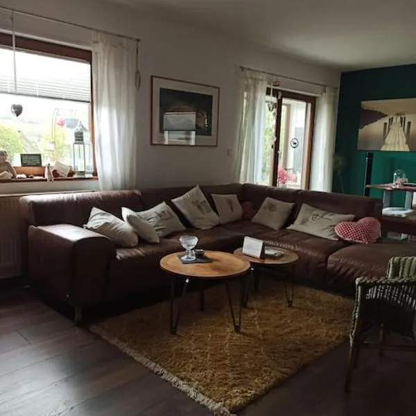 schön eingerichtet Wohnung，位于圣温德尔的酒店