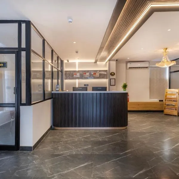 Monday Hotels Amalapuram Heights，位于Amalāpuram的酒店