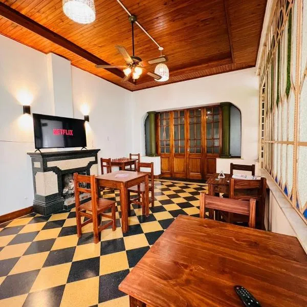 HOSTEL COLIVING STUDIO JUNIN，位于Agustín Roca的酒店