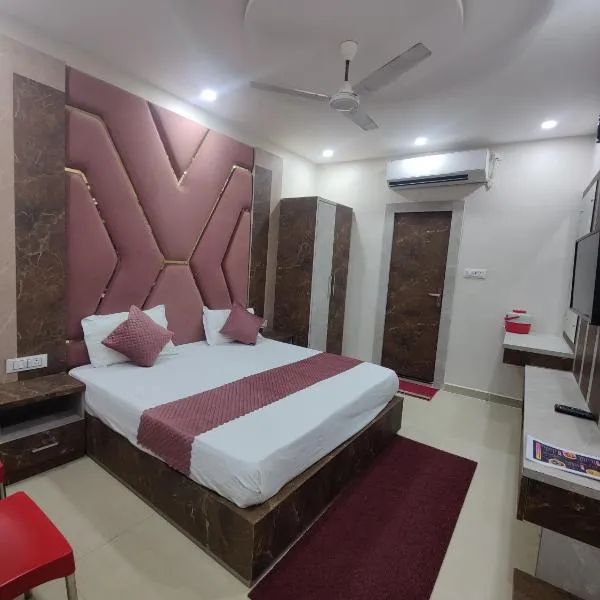 Hotel KESAR Chitrakoot，位于Karwi的酒店