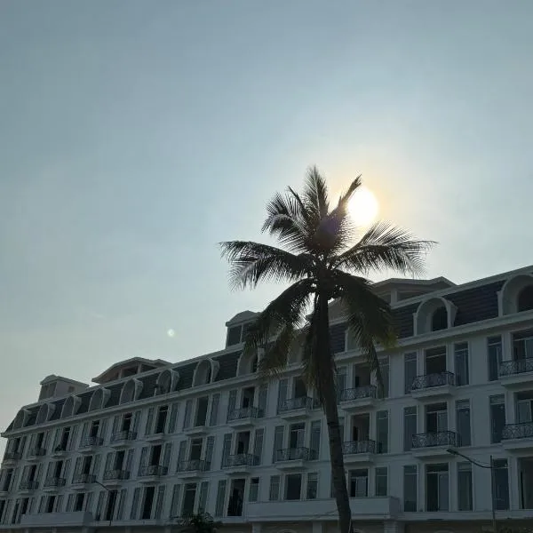 Ao Tien Harbour Boutique Hotel，位于Hà Cái的酒店