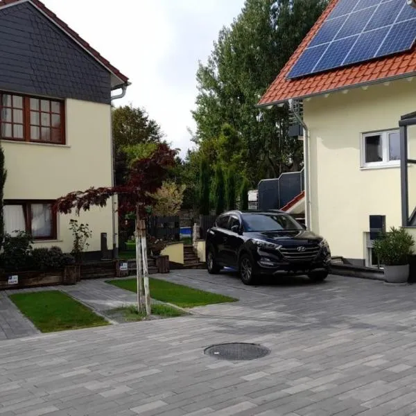 Am Dollespark，位于博登海姆的酒店