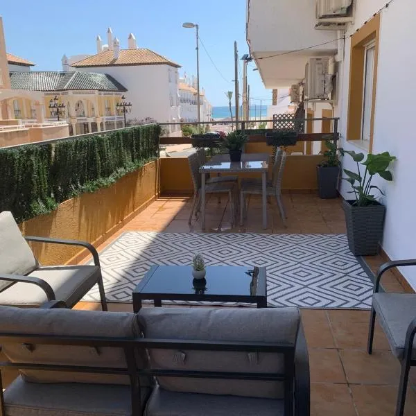 APARTAMENTO DE LUJO EN LA VERA PLAYa GARRUCHA，位于维拉的酒店