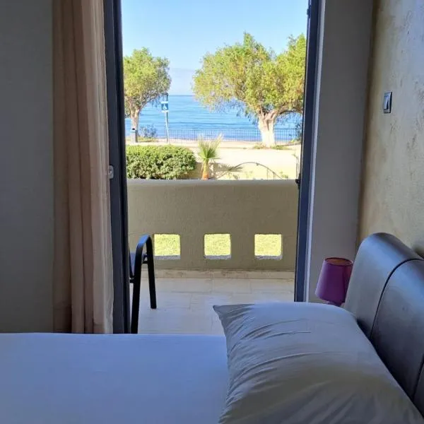 Galini Beach，位于普拉基亚斯的酒店