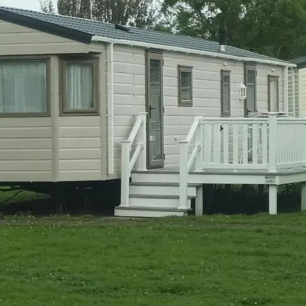 Butlins minehead caravan 120 River cove passes included，位于沃切特的酒店