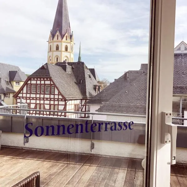 Hotel Am Weißen Turm,位于巴特诺因阿尔-阿尔韦勒的酒店