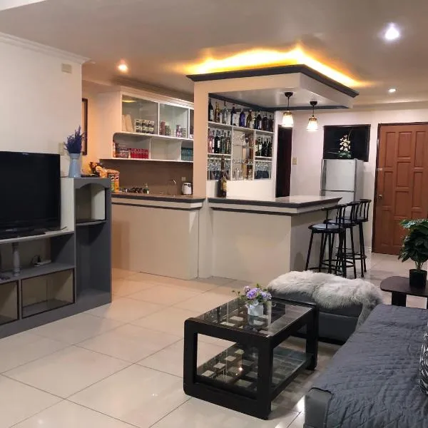 Prime Location, Spacious & Modern 4BR City Townhouse，位于卡加盐德奥罗的酒店