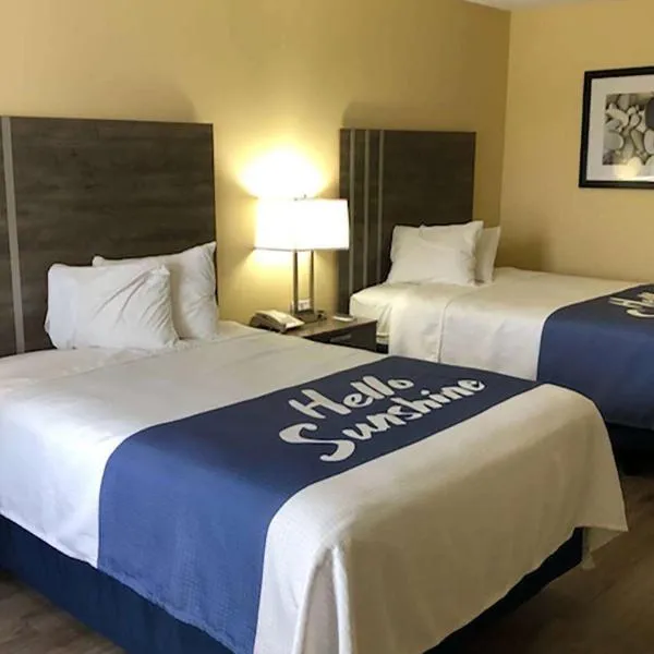 Days Inn by Wyndham Cape Carteret，位于Cape Carteret的酒店