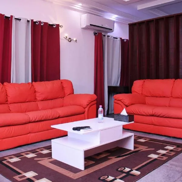 Hôtel Guest House Quatre Saisons,位于Cadjèhoun的酒店