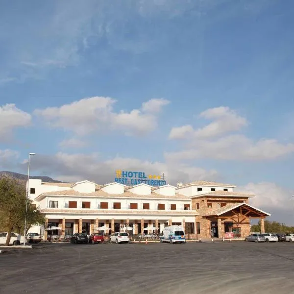 Hotel Lorenzo，位于Chirivel的酒店