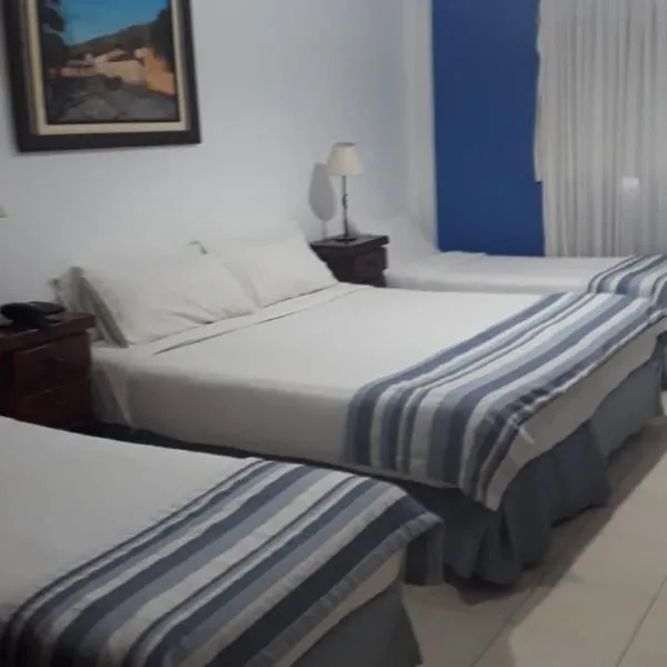 HOTEL LOS ARCOS El placer de lo natural，位于Monterrico的酒店