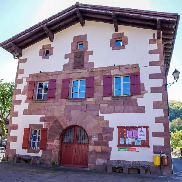 Amaiurko Aterpea，位于Maya del Baztán的酒店