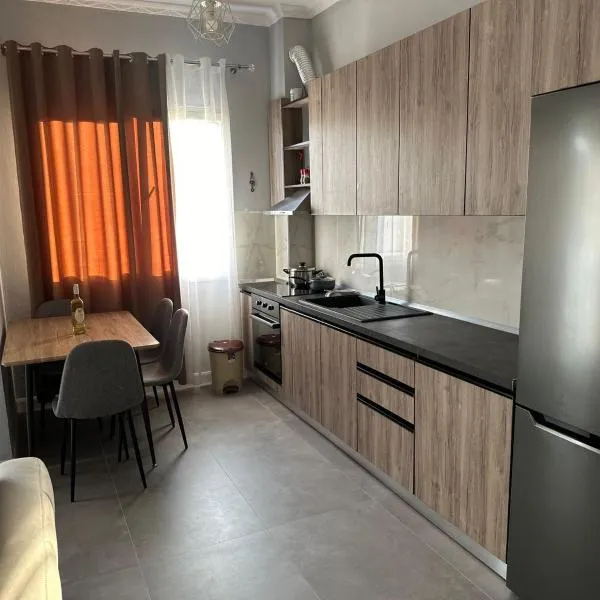 Agnesa Apartament，位于Gramsh的酒店