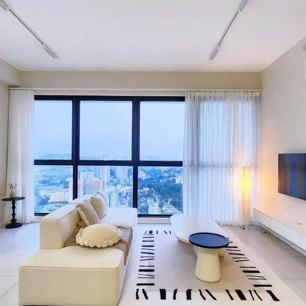 Tatami with HomeCinema, 9pax, Urban Suites by PG Home，位于乔治市的酒店