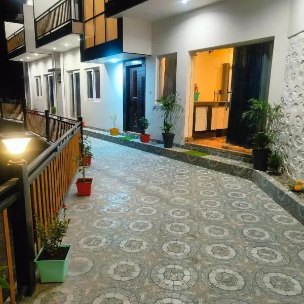 Monarch Hills，位于兰斯顿的酒店