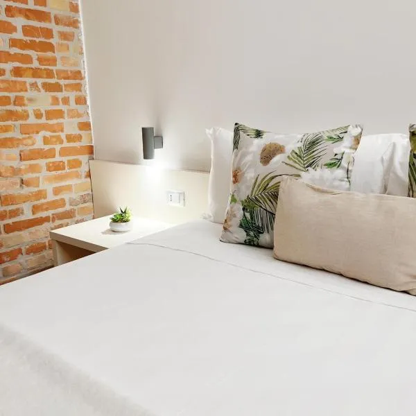 Simona Rooms，位于波尔托坎诺内的酒店