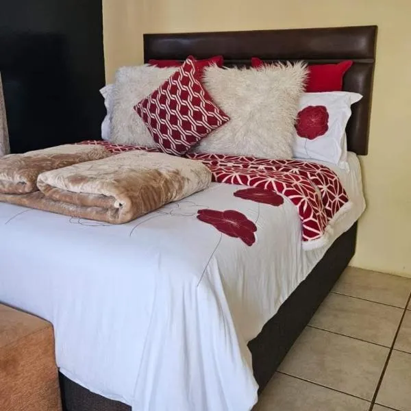 Goodlife Guest house in mafikeng，位于梅富根的酒店