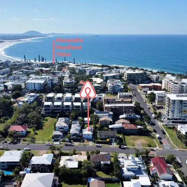 Beachside Pet-Friendly Retreat in Mooloolaba，位于穆卢拉巴的酒店
