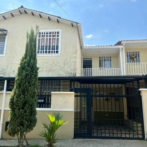 Hermosa Casa en Restrepo, Meta，位于雷斯特雷波的酒店
