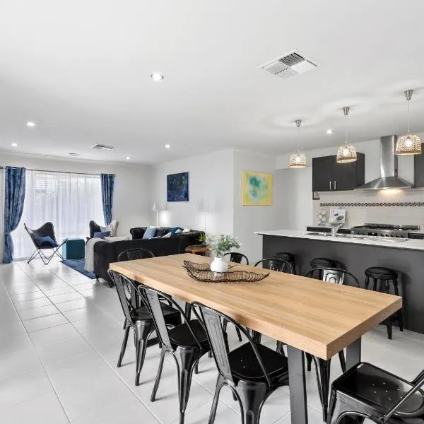 Coastal House Curlewis Getaway，位于Curlewis的酒店