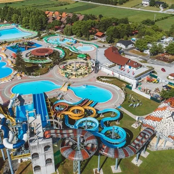 F96 TERME OLIMIA, Aqualuna KAMP NATURA PODČETRTEK card included all year，位于博德森特克的酒店