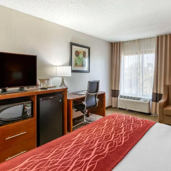 Comfort Inn Greensboro - Kernersville，位于Greensboro (North Carolina)的酒店