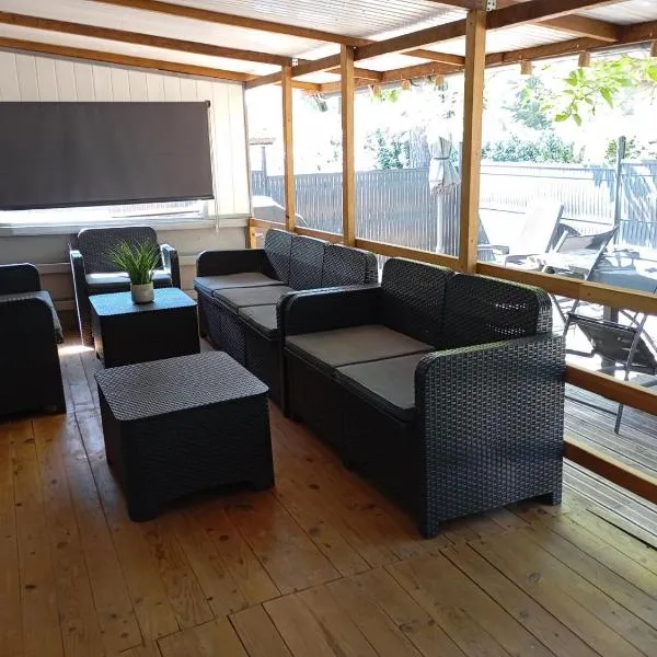 Camping les Arbouses - La belle vie - Mobil home 6-8 pers clim terrasse plancha，位于南莱潘的酒店