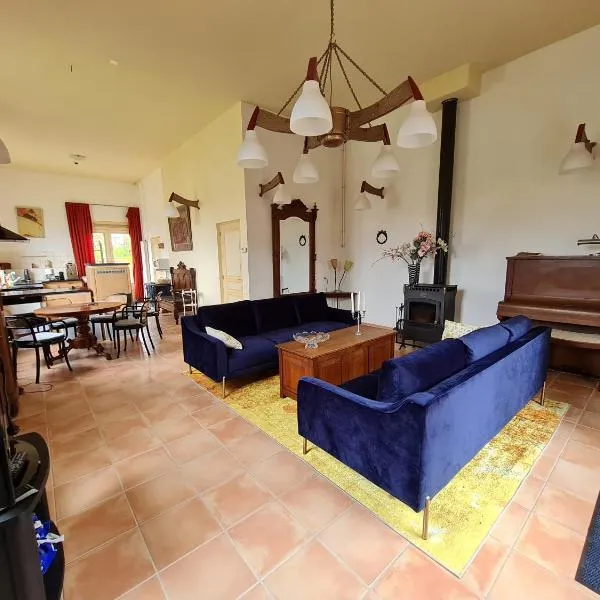 Le Théâtre，位于Marigny-sur-Yonne的酒店