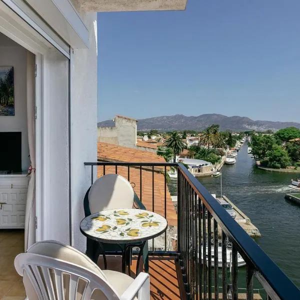 Lovely Mediterranean Penthouse in Costa Brava，位于艾姆布里亚布拉瓦的酒店