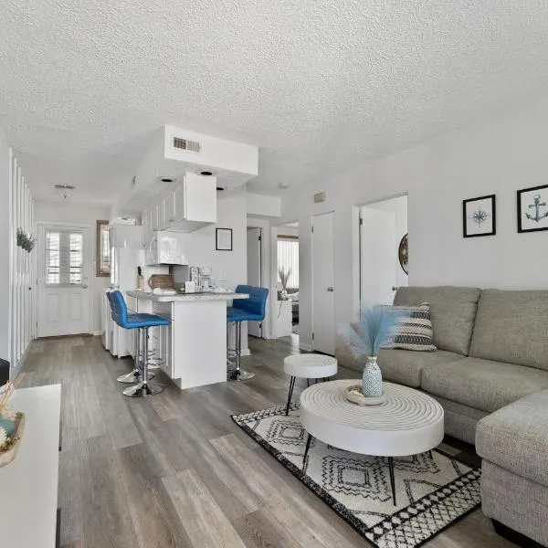 Sunny Beach Condo 2 BR 1 Bath，位于怀尔德伍德的酒店
