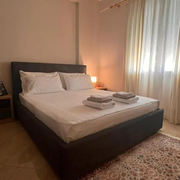 SoFI Condo-Close to Port of Vlore，位于伏罗拉的酒店
