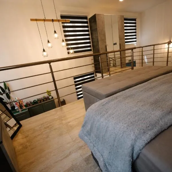 Duplex Modern House , Centrally located，位于科斯皮夸的酒店