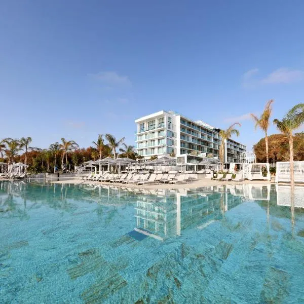 BLESS Hotel Ibiza - The Leading Hotels of The World，位于埃斯卡纳的酒店