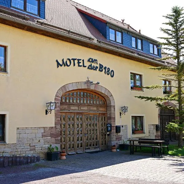 Motel an der B180，位于Querfurt的酒店