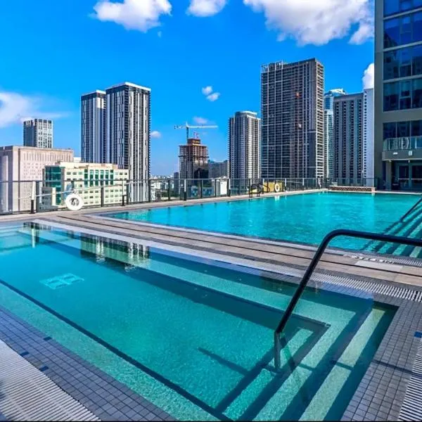 Luxurious King Bed Suite in Downtown Miami，位于迈阿密的酒店