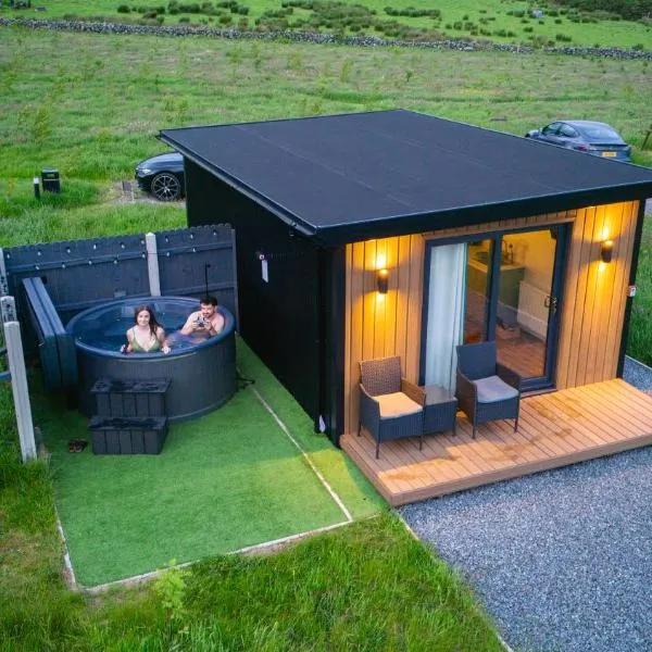 OAKWOOD GLAMPING Mourne Mountains，位于卡斯尔韦伦的酒店